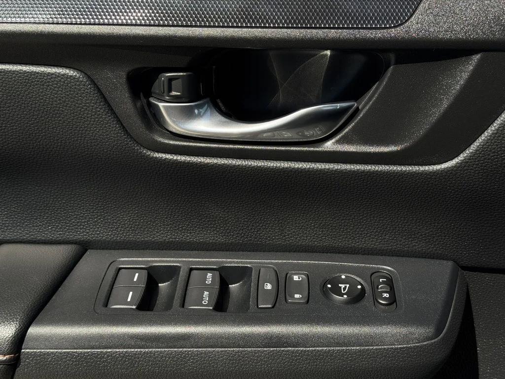 Used 2025  Honda Sport image 24