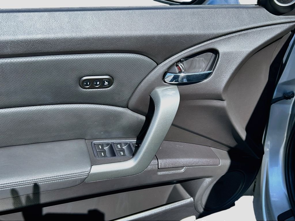 Used 2010 Palladium Metallic Acura Base image 17