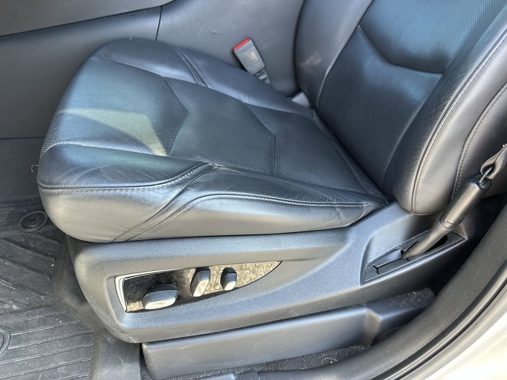 Used 2020 Silver Cadillac Luxury image 26