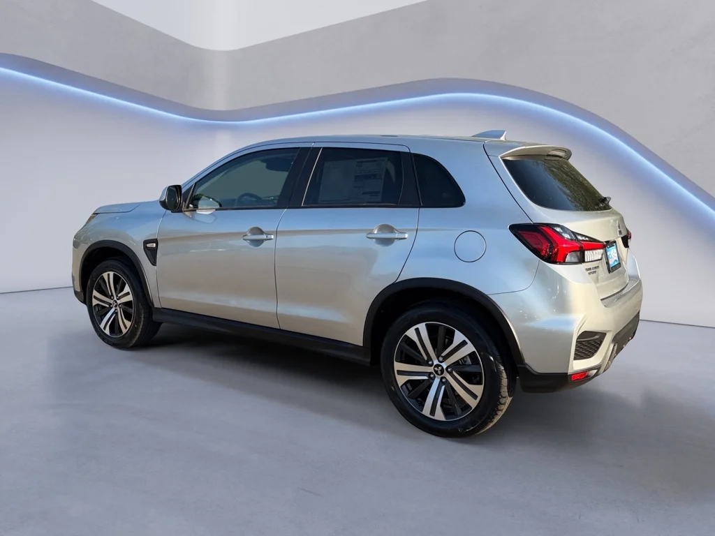 New 2026 Alloy Silver Metallic Mitsubishi SE image 5