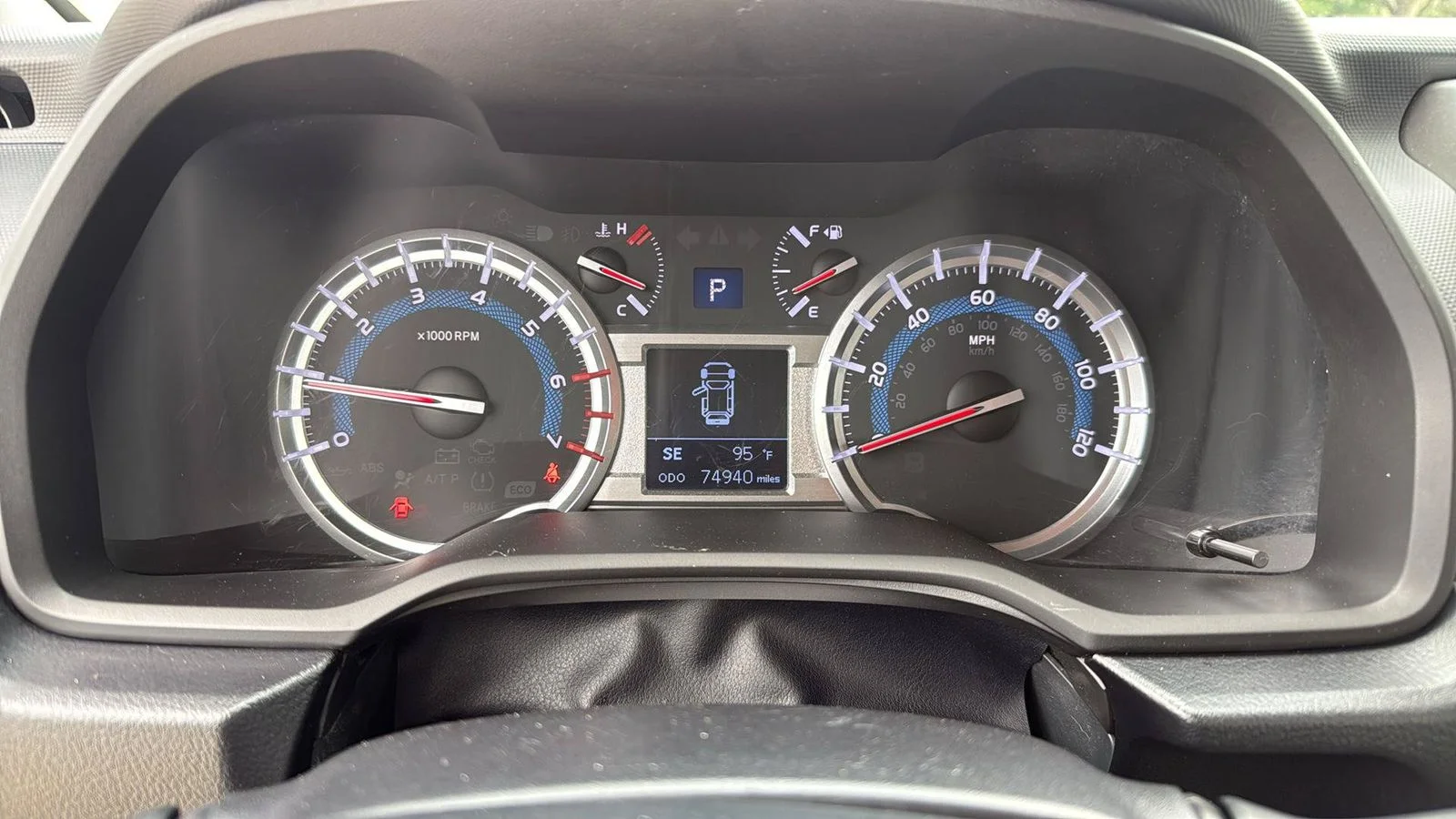 Used 2016 Red Toyota SR5 image 14