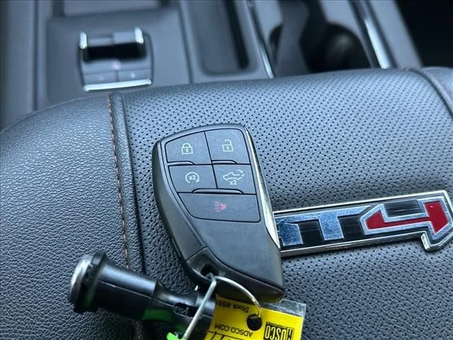 Used 2025 Silver GMC AT4 image 30