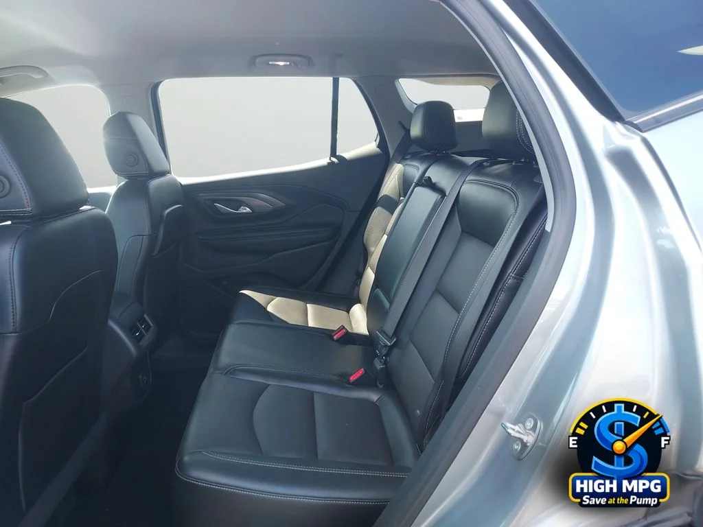 Used 2024 Silver GMC SLT image 31