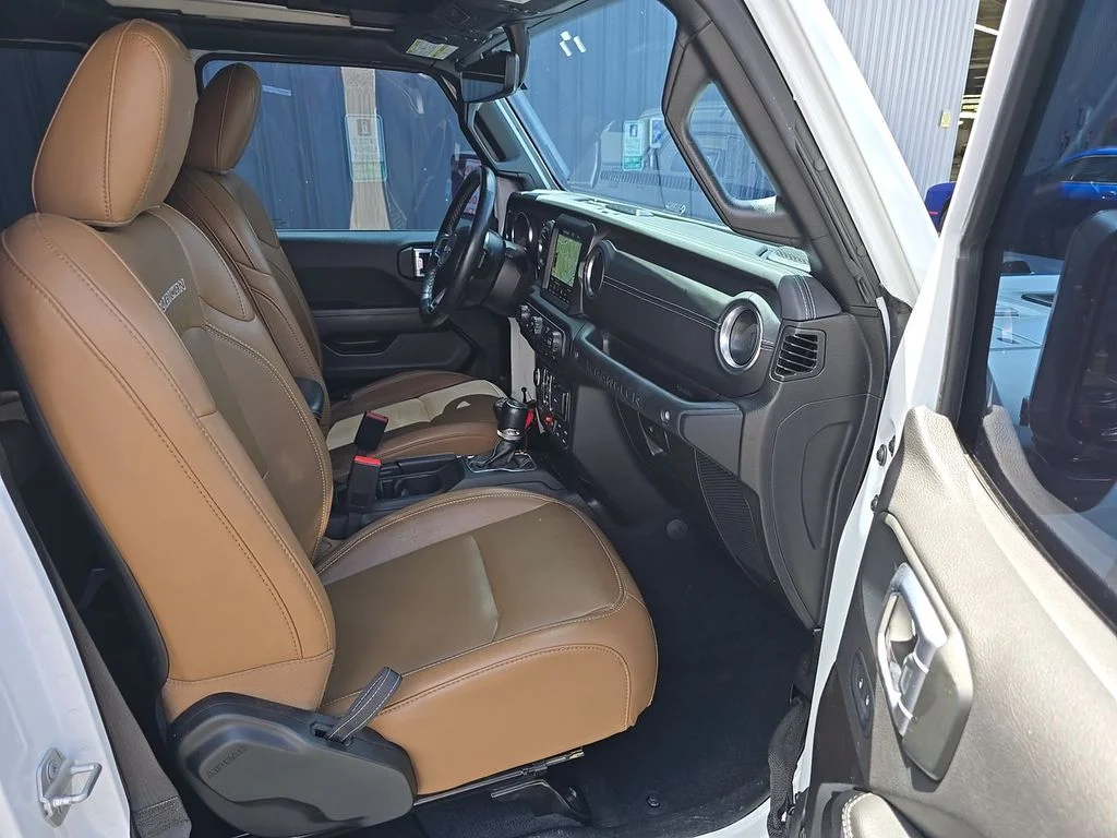 Used 2023 White Jeep Rubicon 4xe image 5