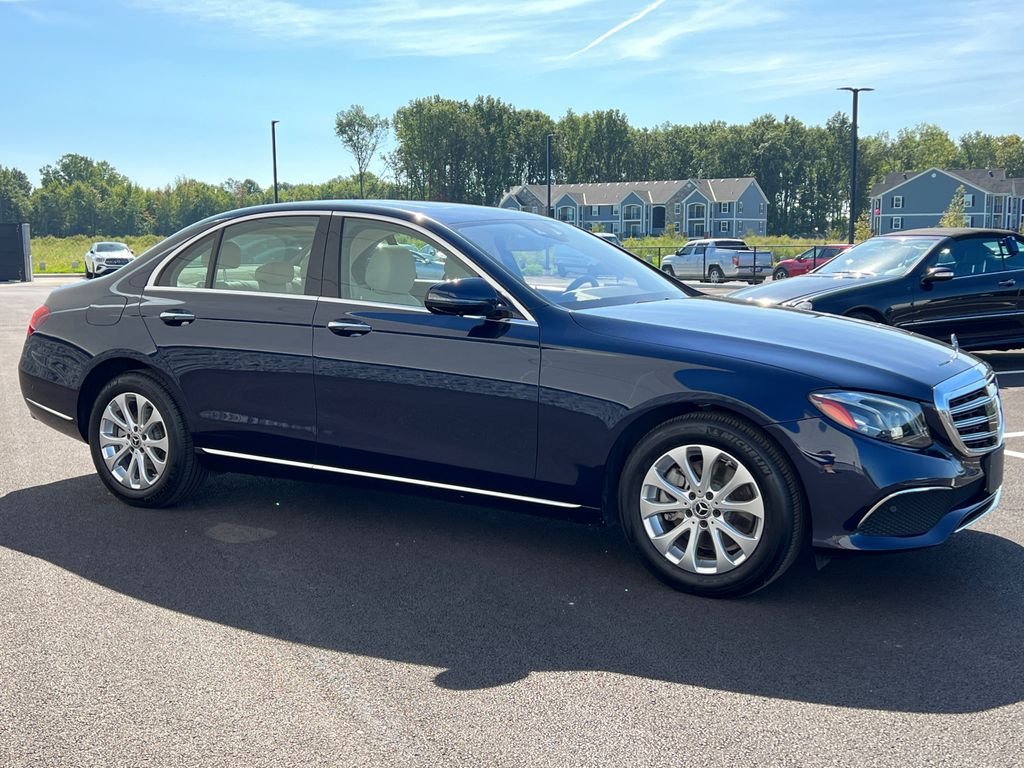 Used 2019  Mercedes-Benz E 300 image 2
