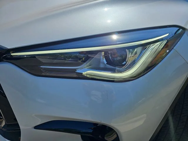 Used 2025 White INFINITI SPORT image 30