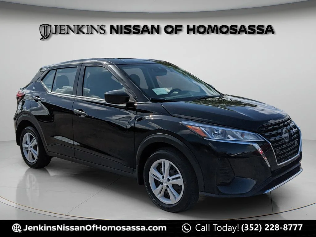 Used 2025 Black Nissan S image 11