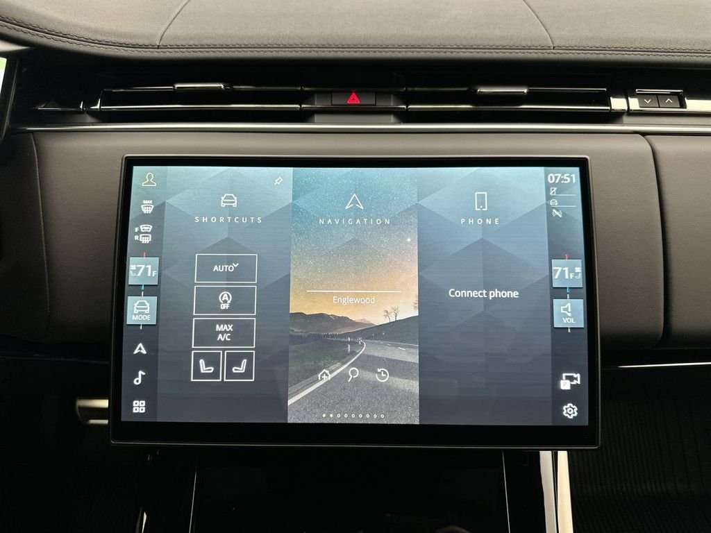 New 2027 Santorini Black Land Rover Dynamic SE image 13