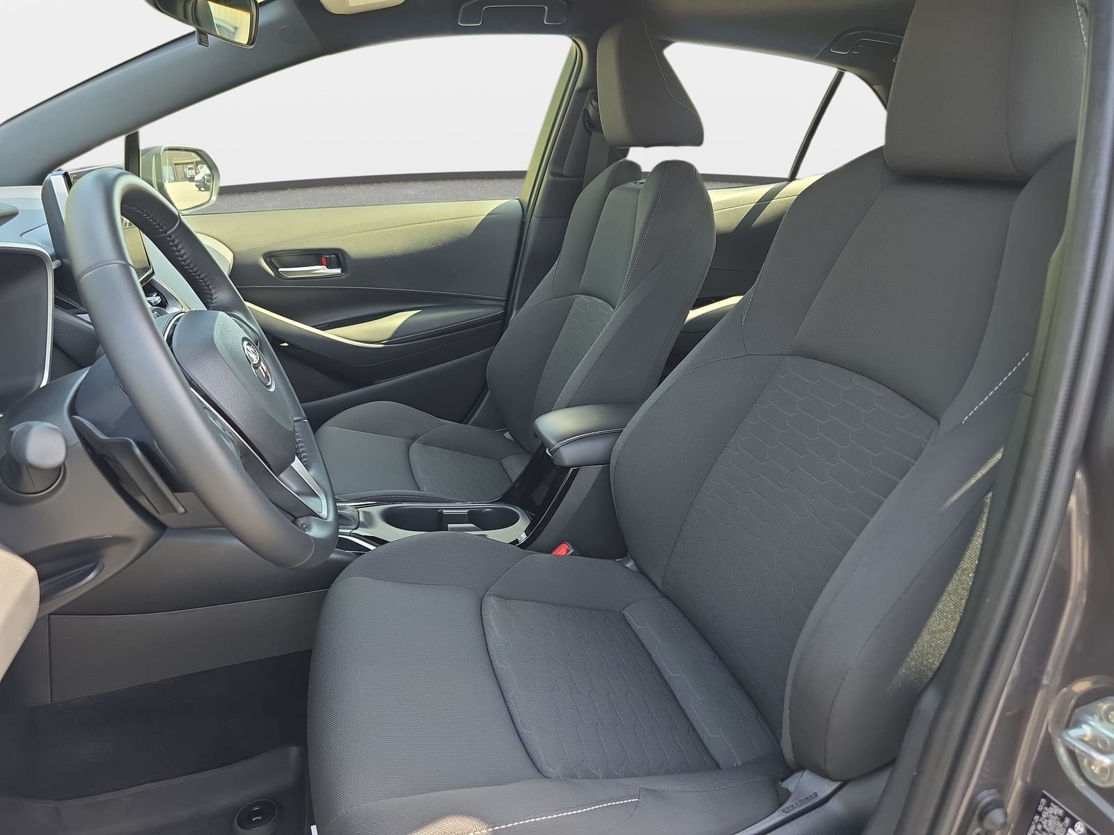 2026 Toyota Corolla Hatchback SE - Photo 14