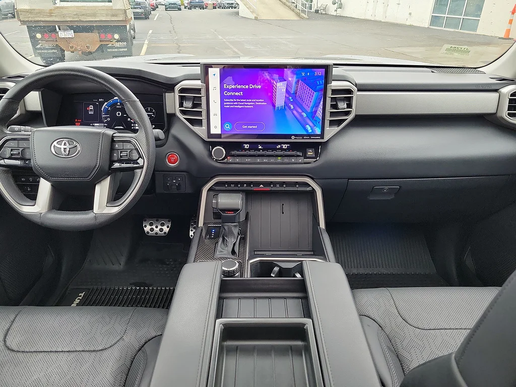 2024 Toyota Tundra 4WD Limited, photo 8 of 12