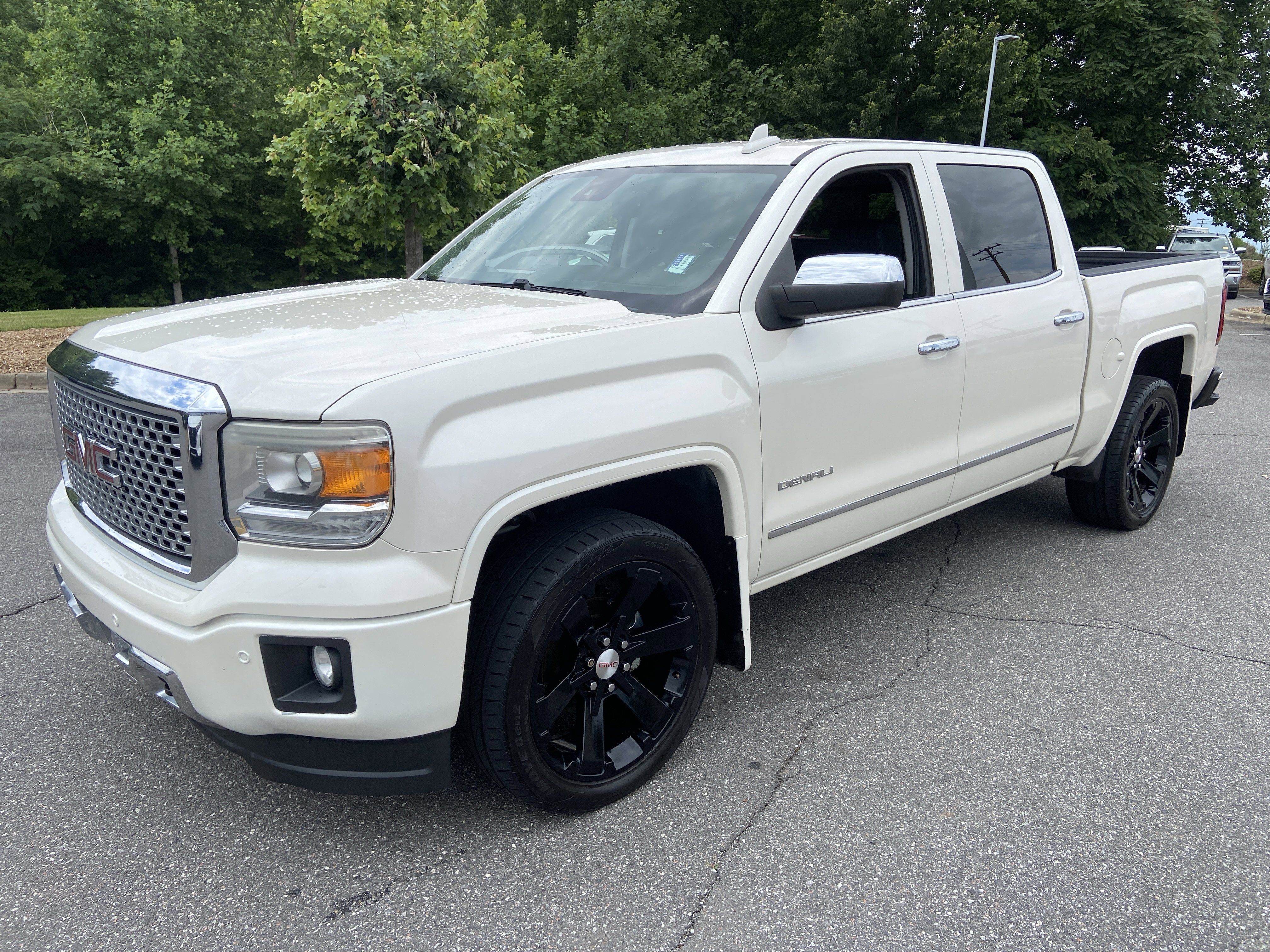 2015 GMC Sierra 4WD Crew Cab Short Box's photo