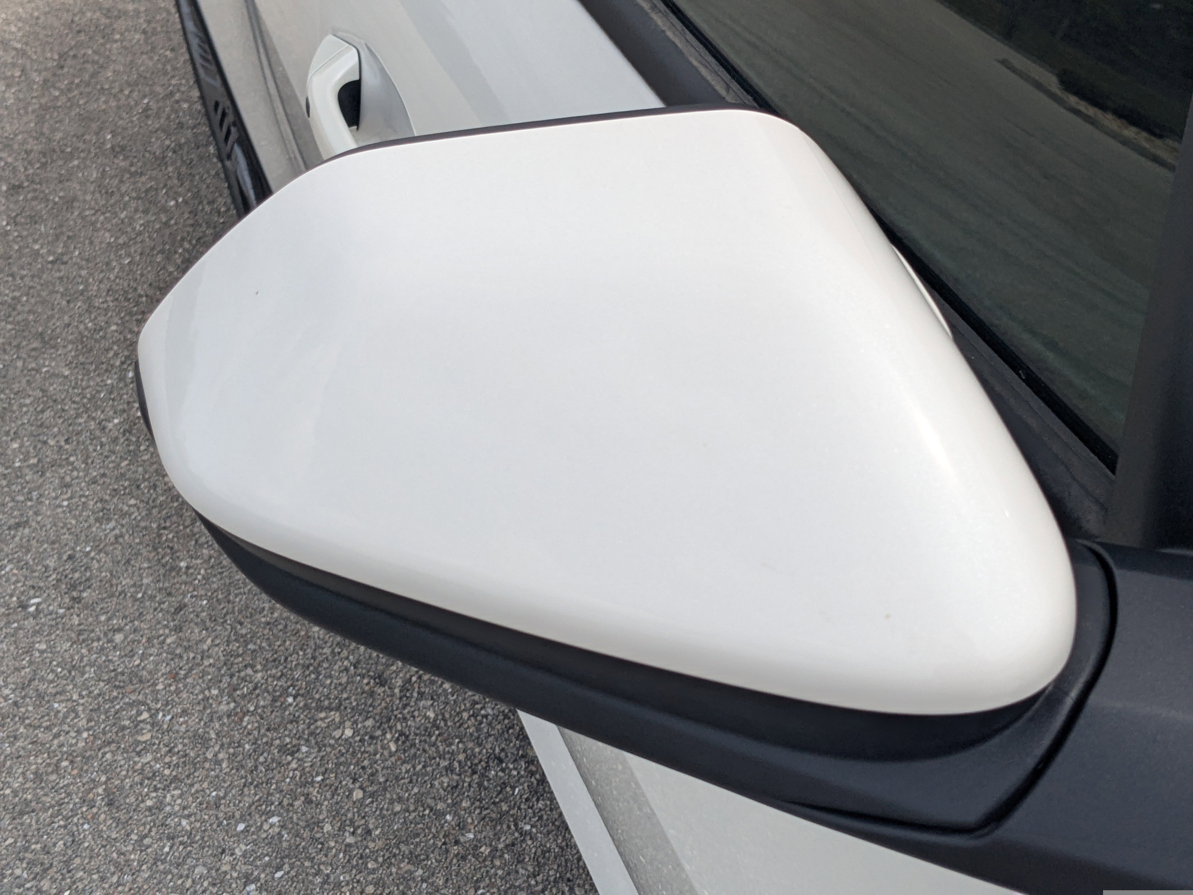 New 2026 Snow White Pearl Kia LX image 12