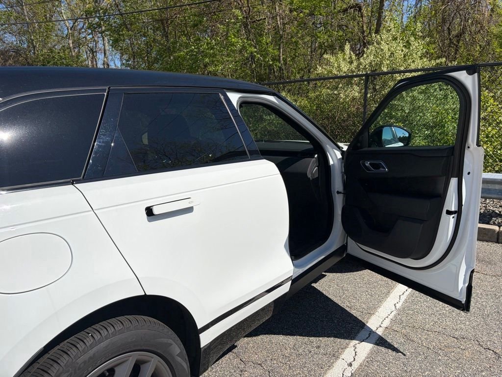 Used 2026 White Land Rover Dynamic SE image 14