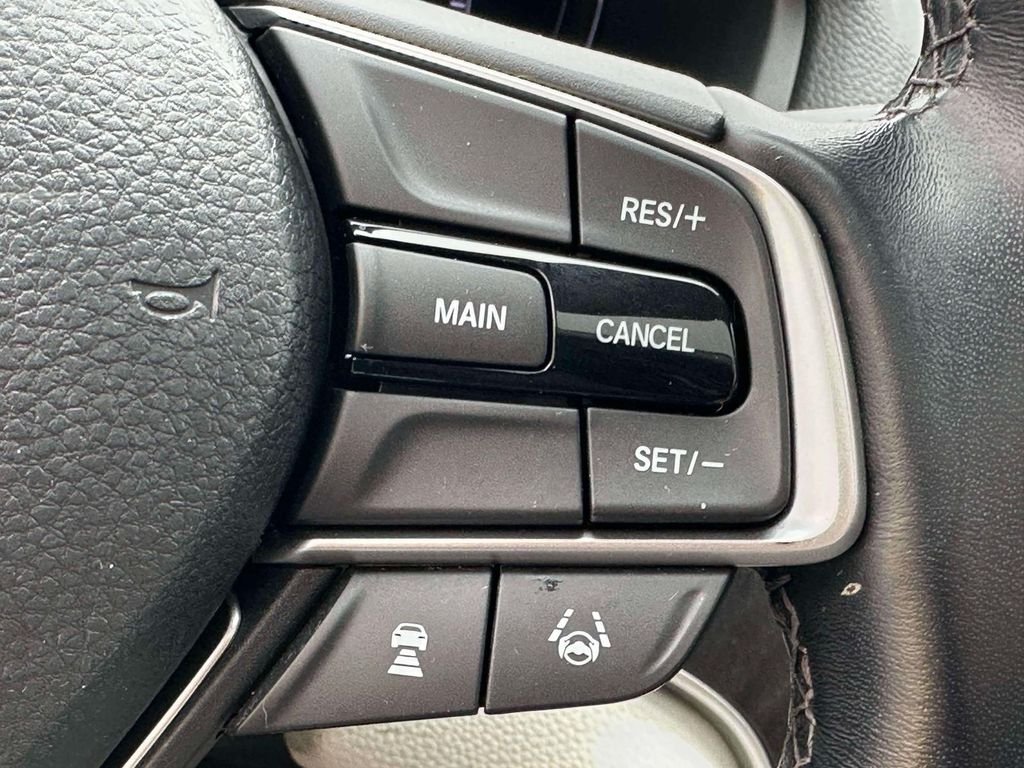 Used 2020 White Honda EX-L image 23