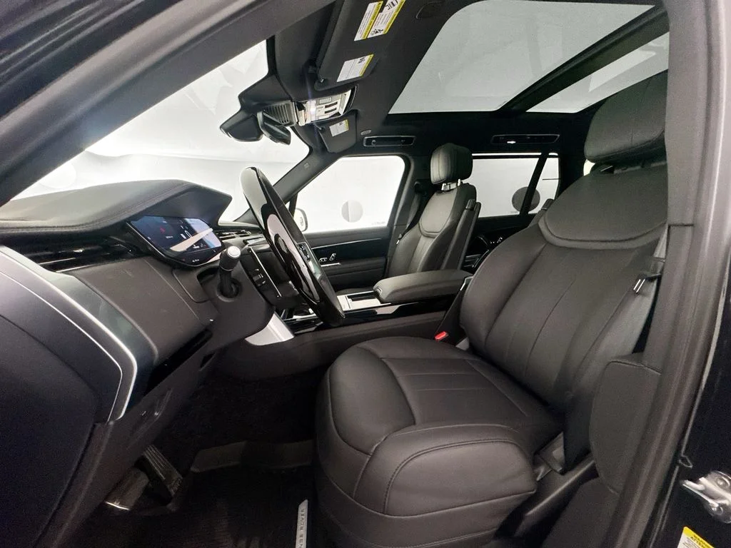 New 2026 Santorini Black Land Rover SE image 20