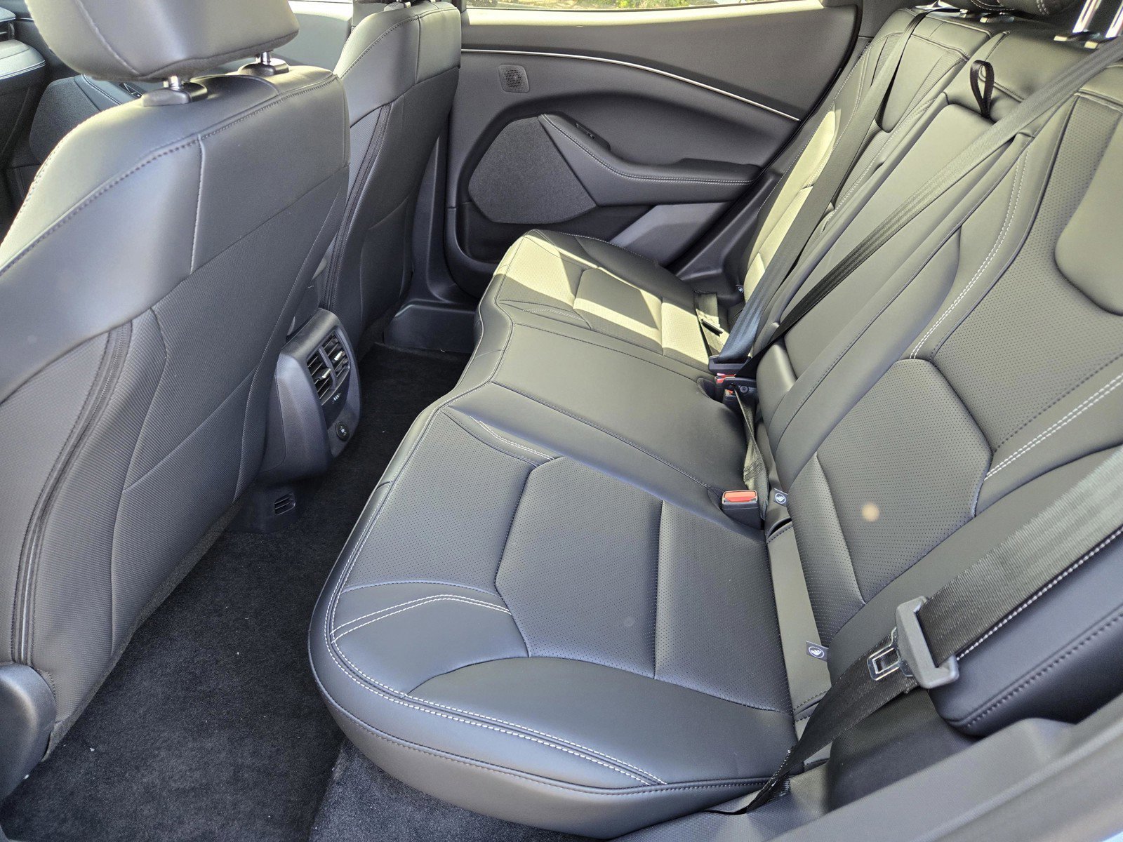 New 2026 Glacier Gray Metallic Tri-coat Ford Premium image 7