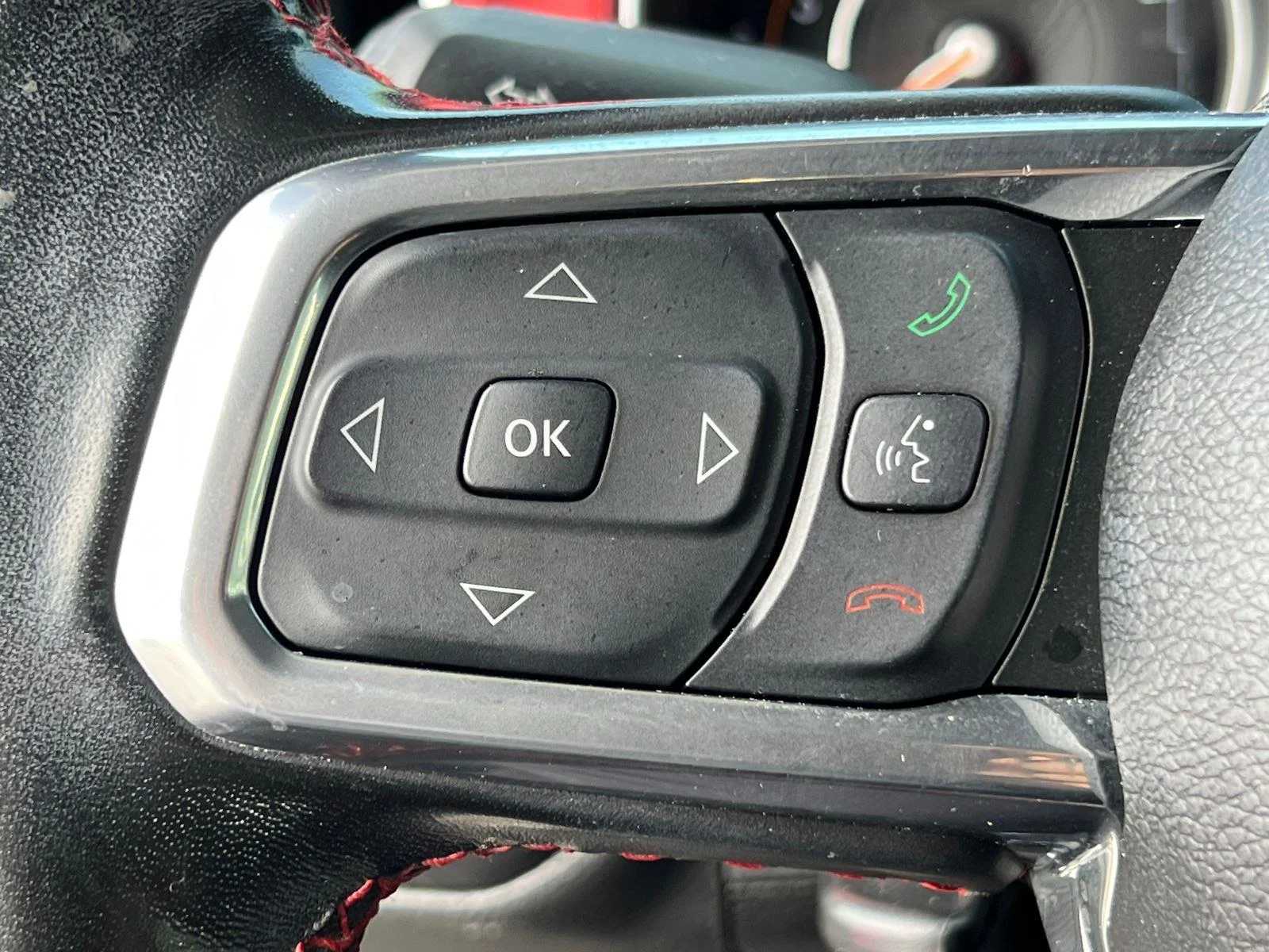 Used 2023 Sting-Gray Clearcoat Jeep Rubicon image 25