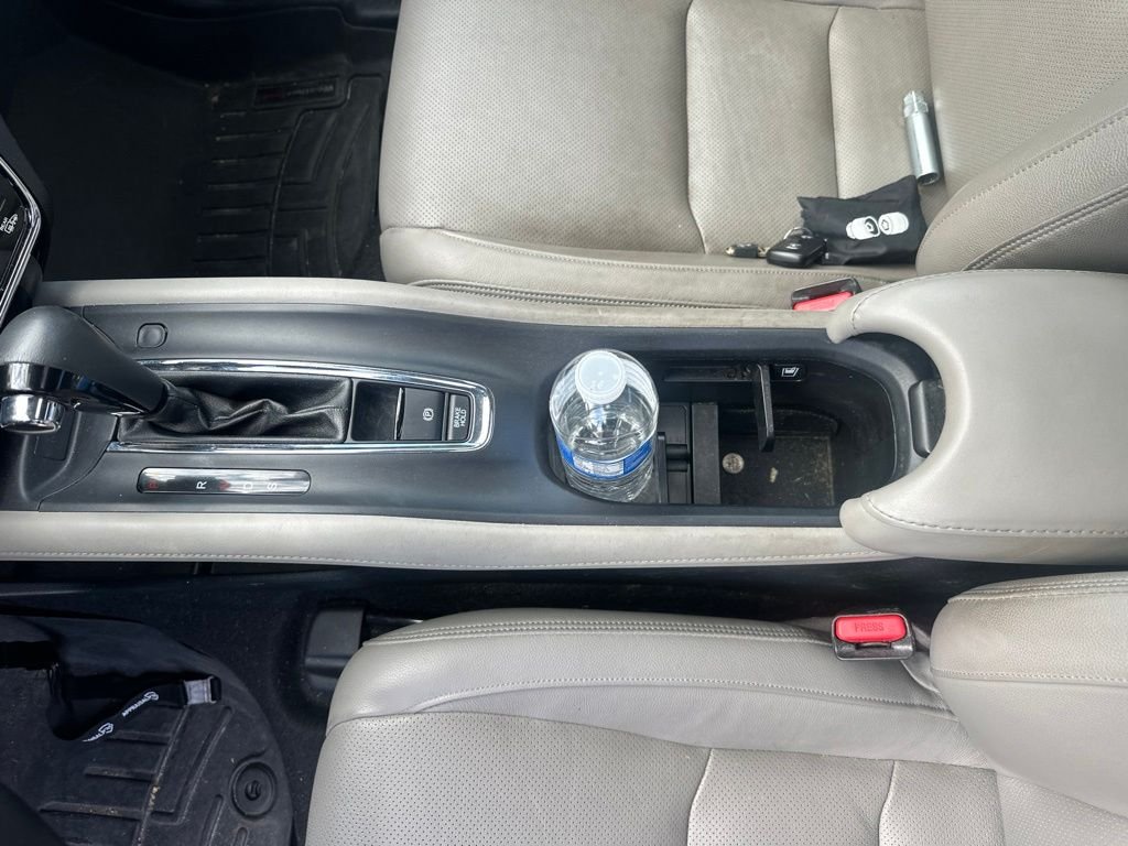 Used 2019  Honda EX-L image 18