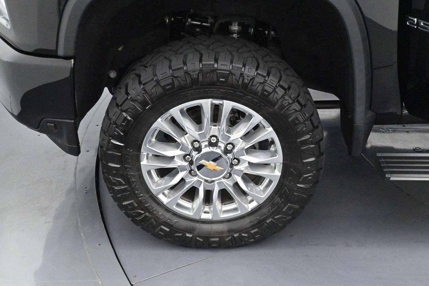 Used 2023 BLACK Chevrolet High Country image 34