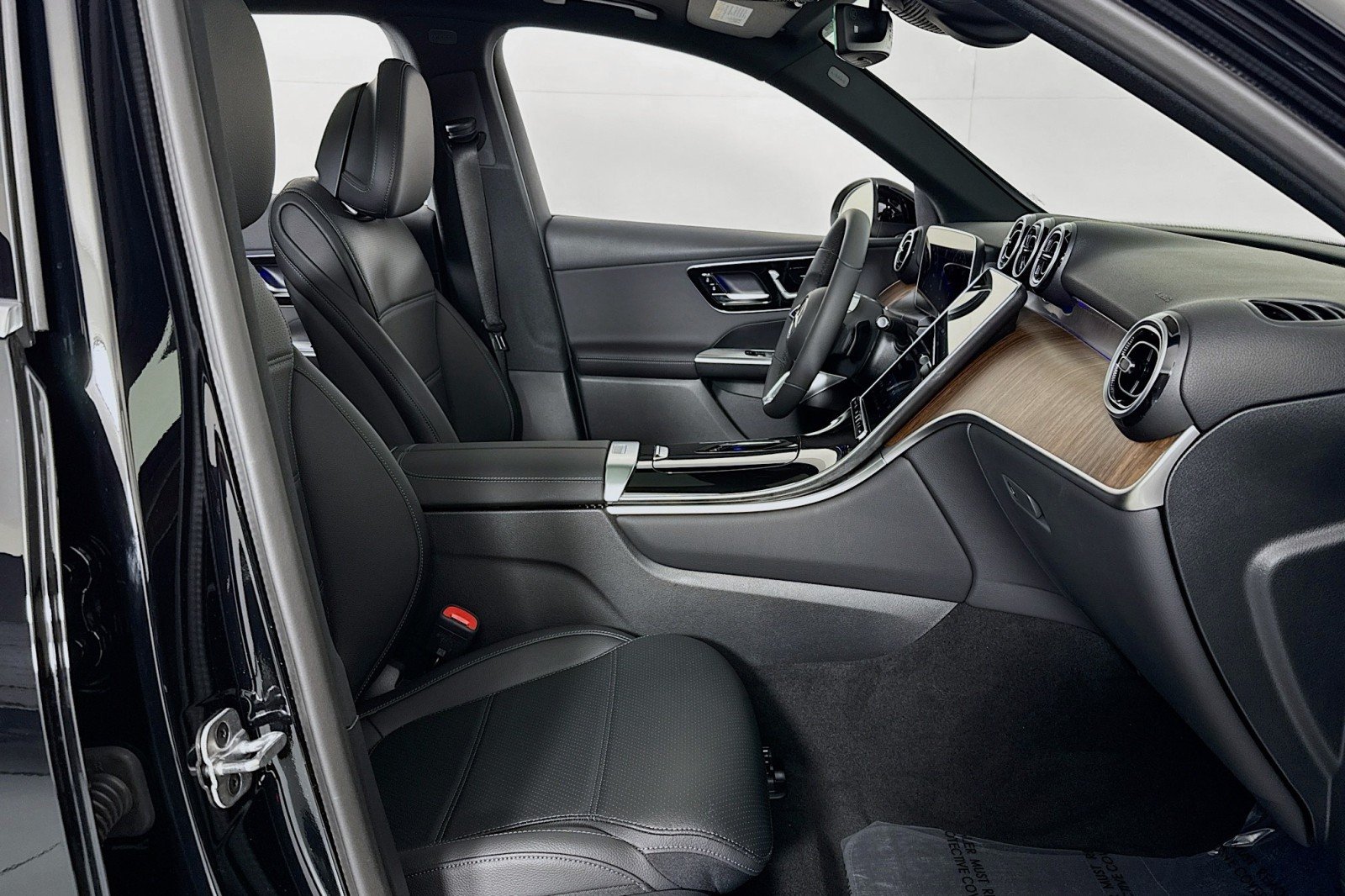 New 2026 Black Mercedes-Benz GLC 300 4MATIC® SUV image 6