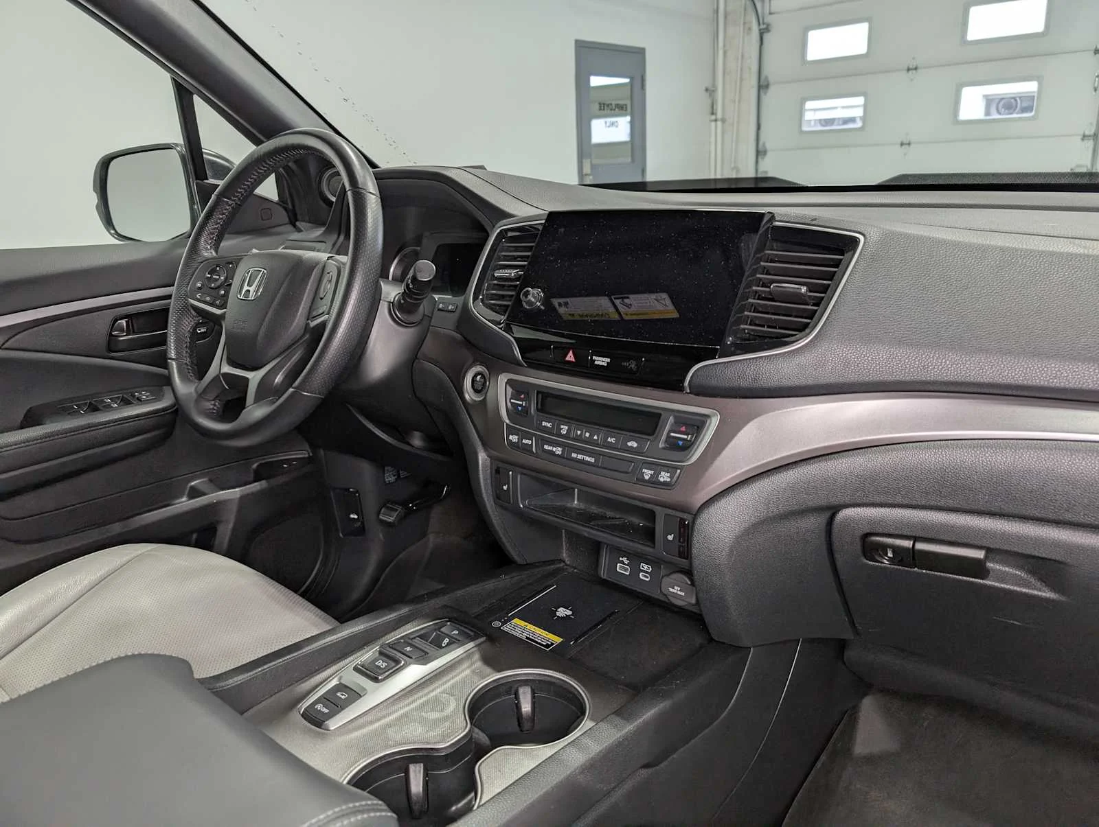 2024 Honda Passport EX-L - Photo 40