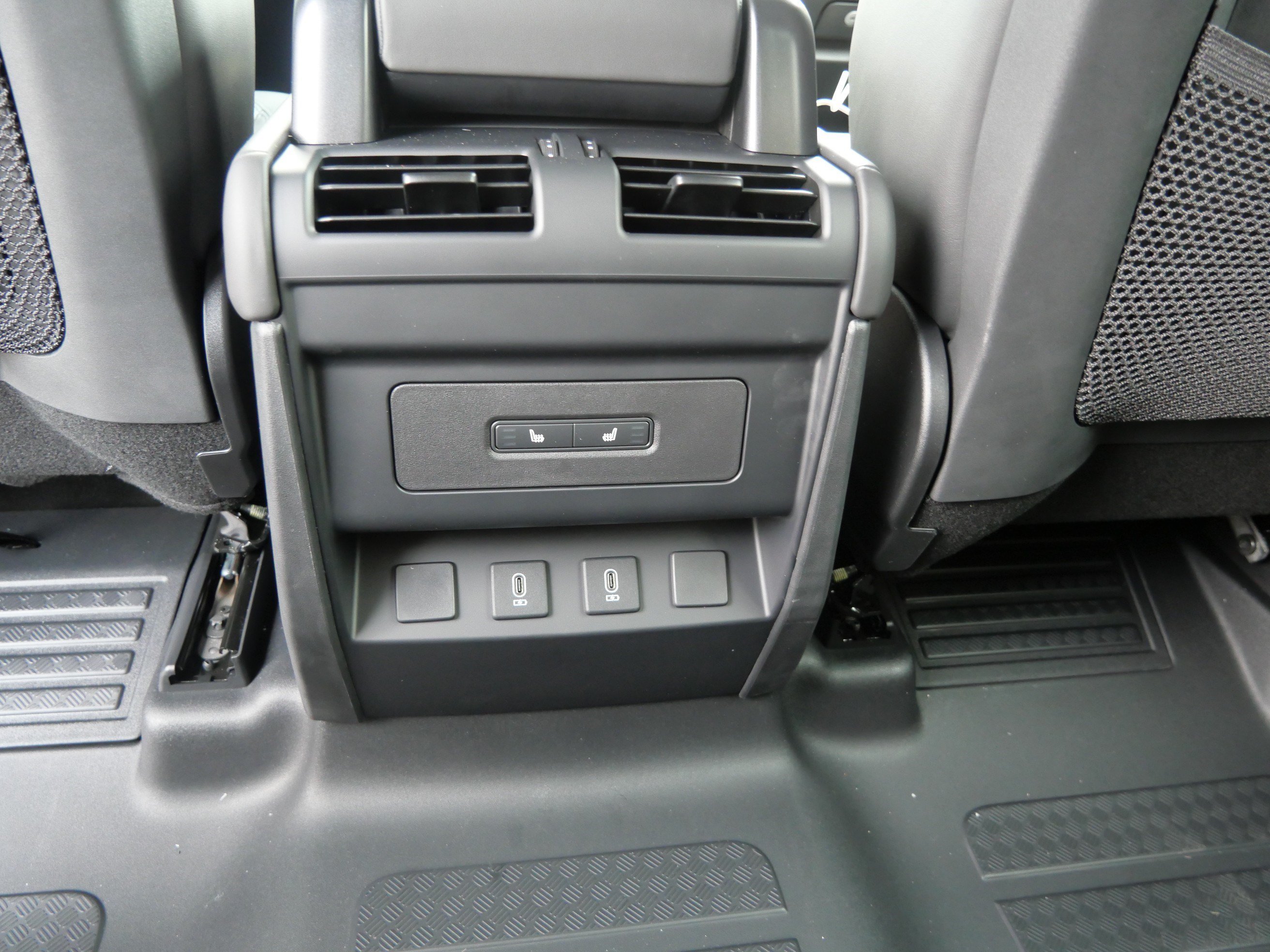 New 2026 Santorini Black Land Rover X-Dynamic SE image 8