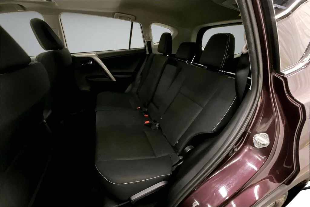 Used 2018 Black Toyota XLE image 22