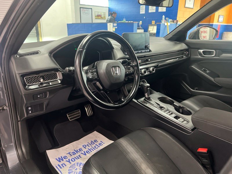 Used 2024  Honda Sport image 18