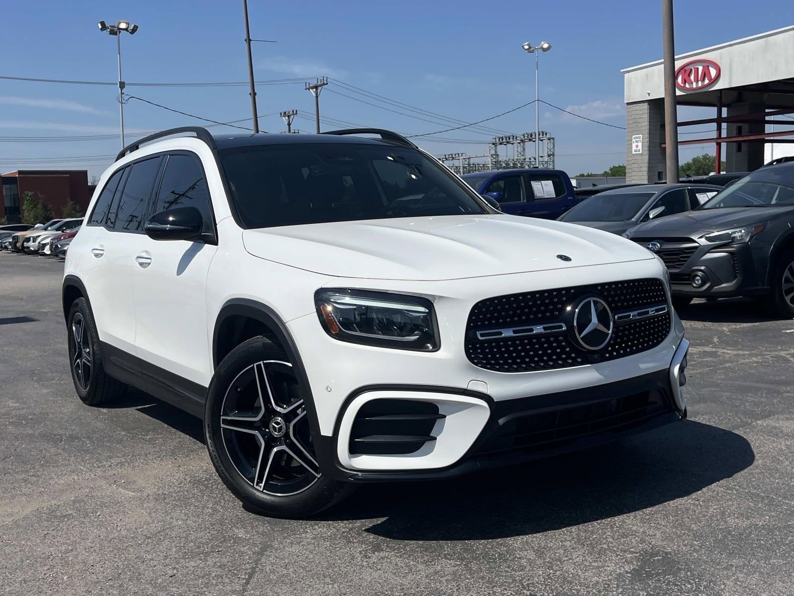2024 Mercedes-Benz GLB GLB 250's photo