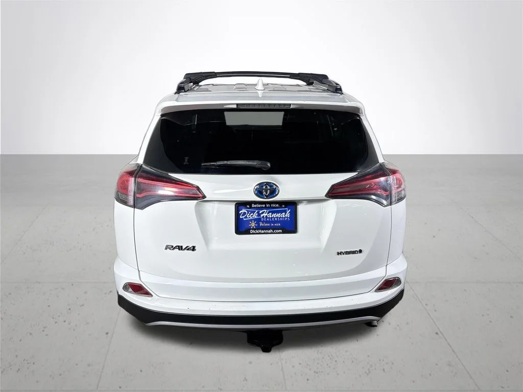 Used 2018 White Toyota LE image 7