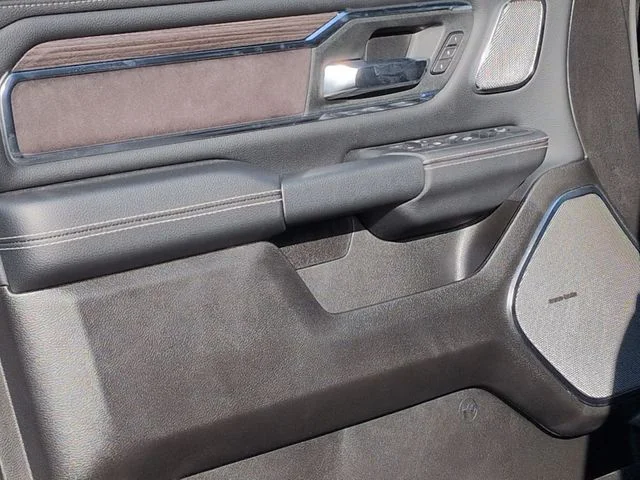 New 2026 Granite Crystal Metallic Clear-Coat Exterior Paint RAM Laramie image 30