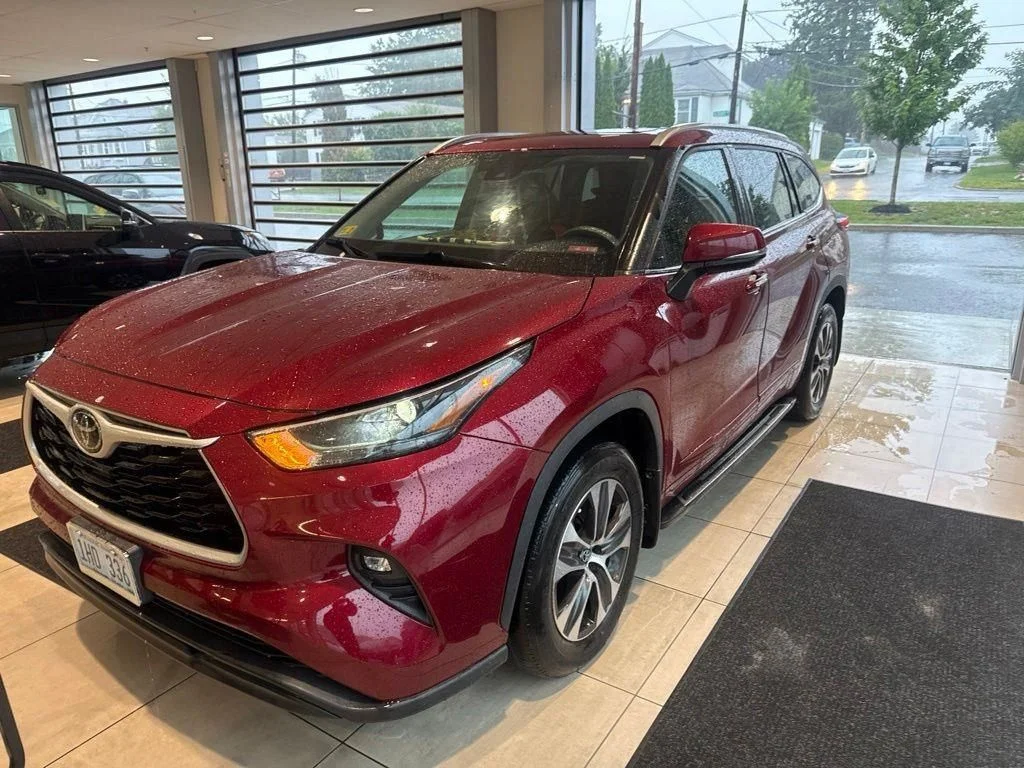 Used 2022 Red Toyota XLE image 1