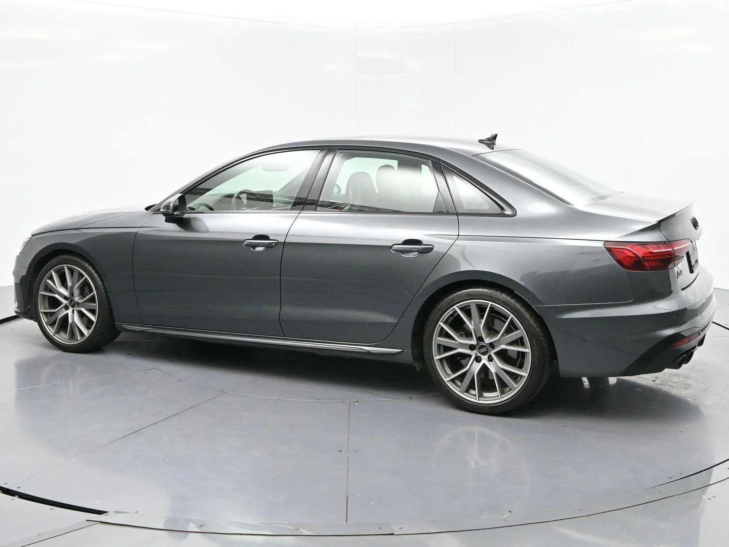 Used 2024 Daytona Gray Pearl Effect Audi Premium Plus image 5