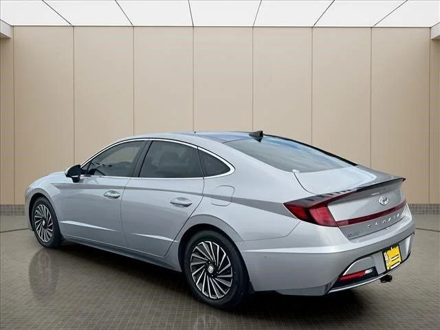 Used 2023 Silver Hyundai Limited image 4