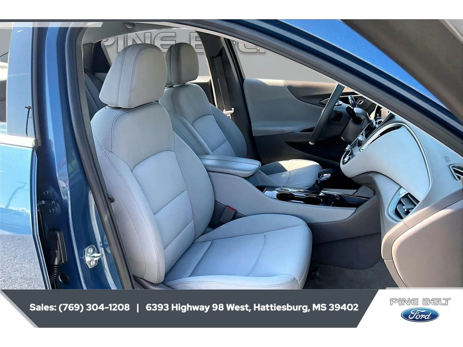 Used 2024 Lakeshore Blue Metallic Chevrolet LT image 6