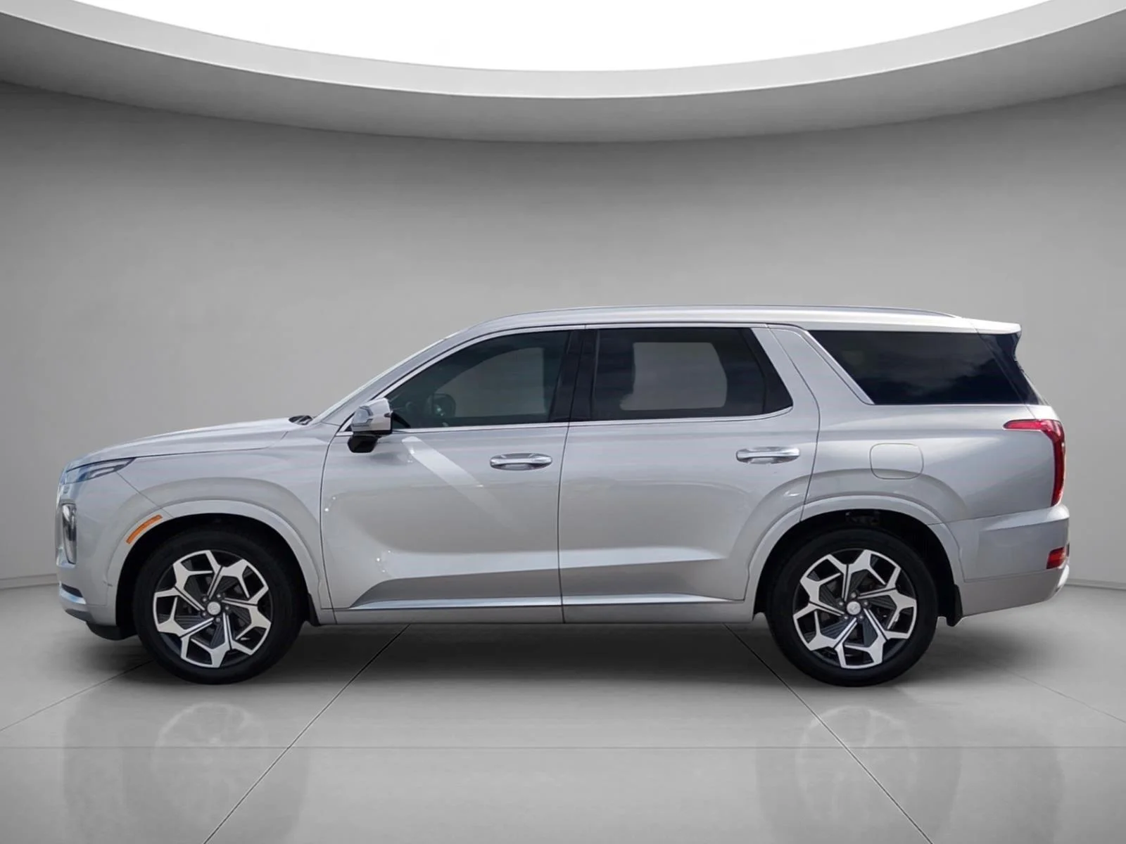 Used 2021 Typhoon Silver Hyundai Calligraphy image 2