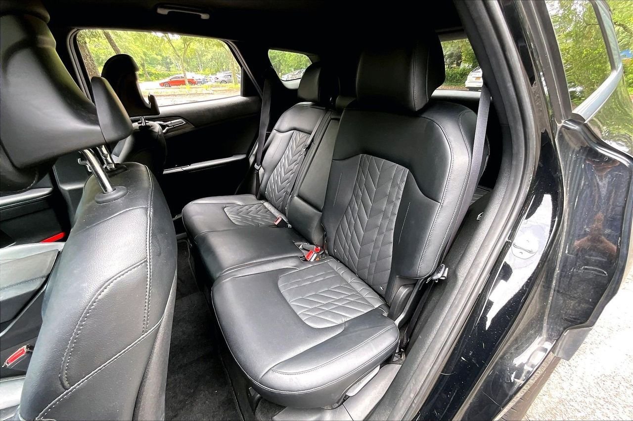 Used 2023 Black Kia X-Line image 19