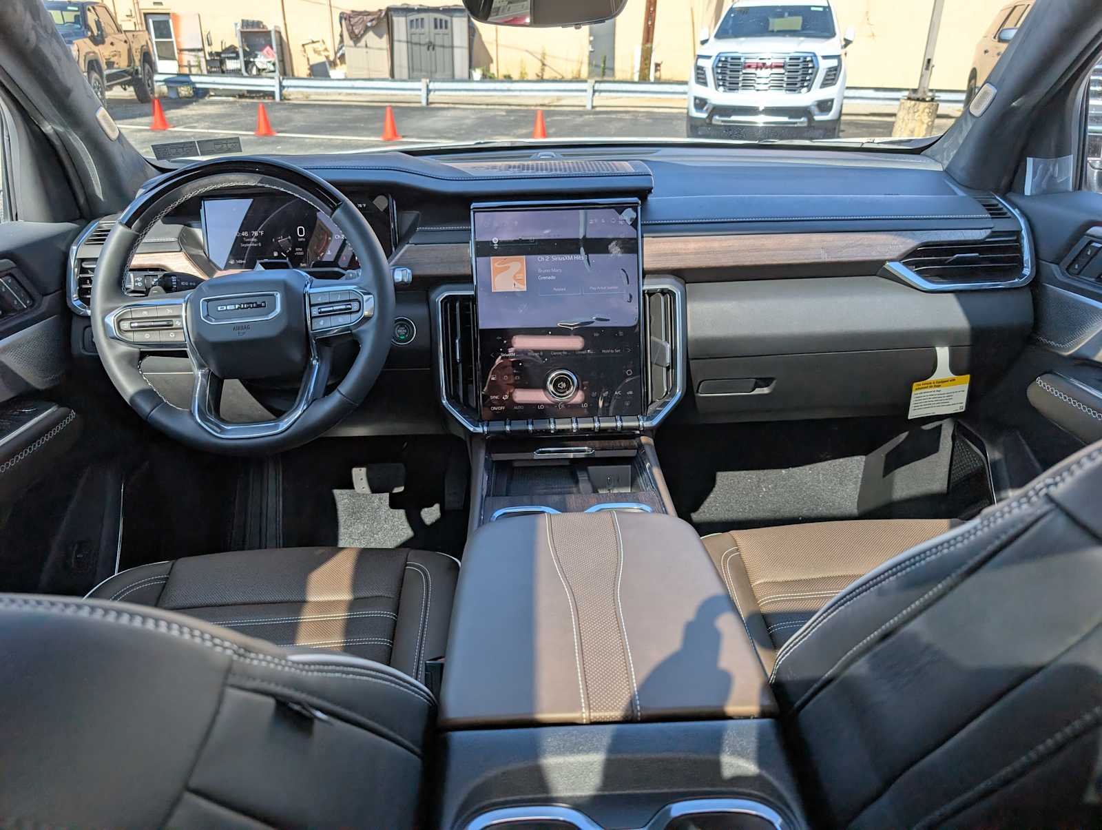 2027 GMC Acadia Denali Ultimate - Photo 11