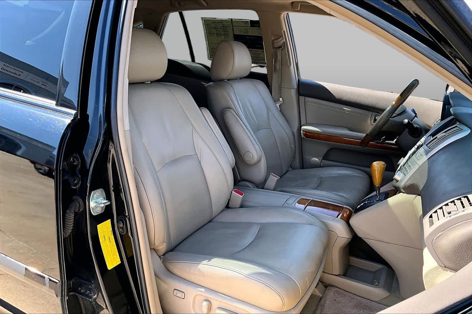 Used 2008 Black Onyx Lexus  image 5