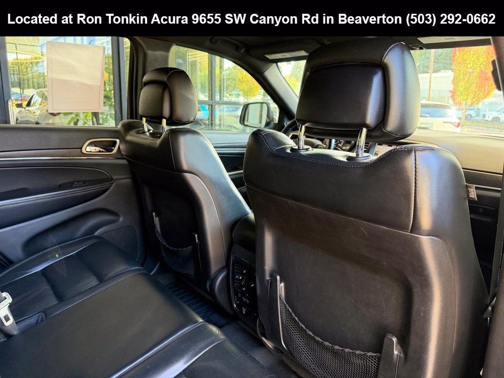 Used 2015 Billet Silver Metallic Clearcoat Jeep Limited image 31