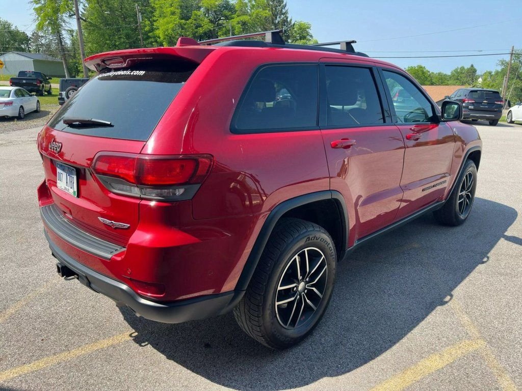 Used 2017 Red Jeep Trailhawk image 3