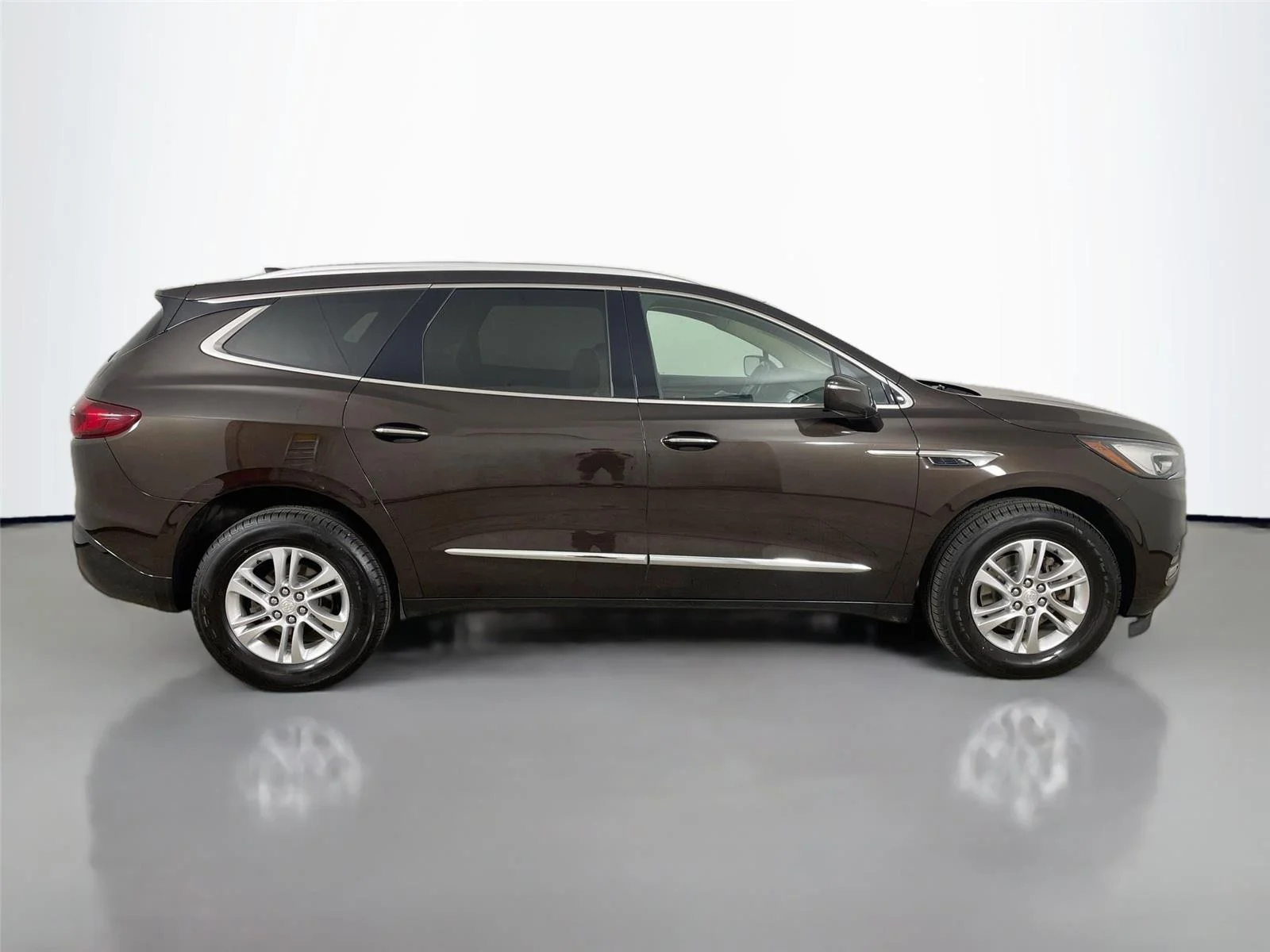 Used 2018 Havana Metallic Buick Essence image 17