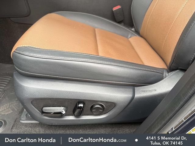 Used 2024 Mica Lexus 550 Premium+ image 13