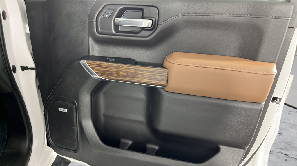 Used 2022 Beige Chevrolet High Country image 19