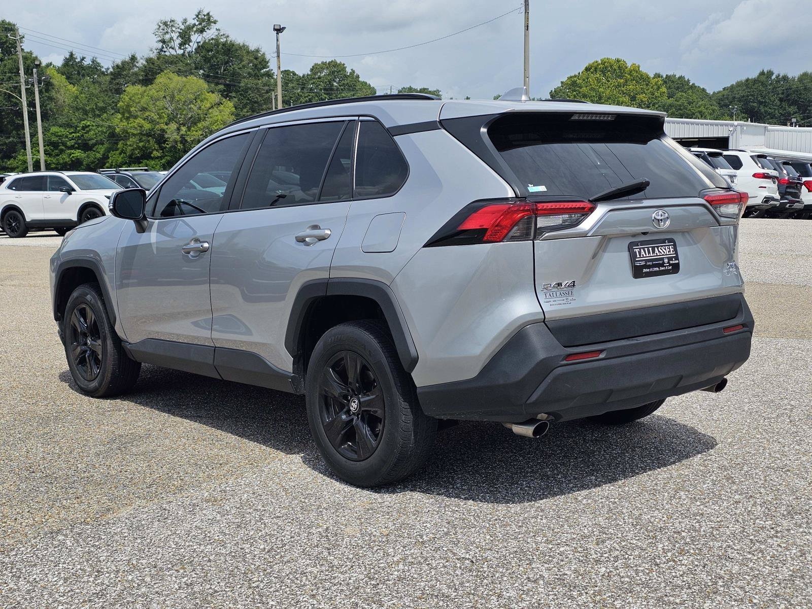 Used 2021 Silver Toyota XLE image 13