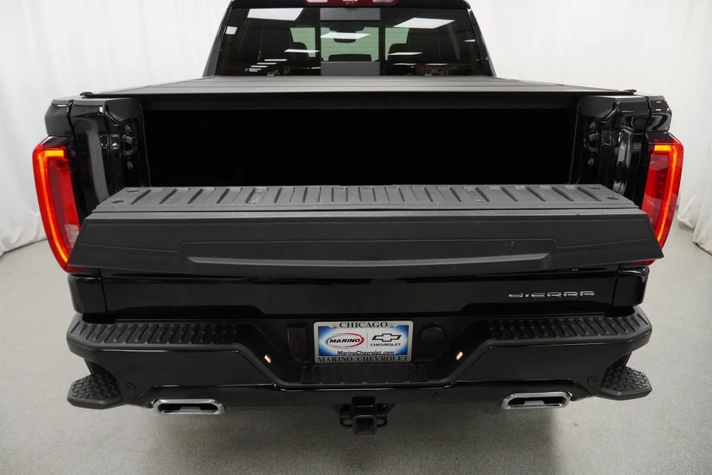 Used 2025 Onyx Black GMC Denali Ultimate image 33