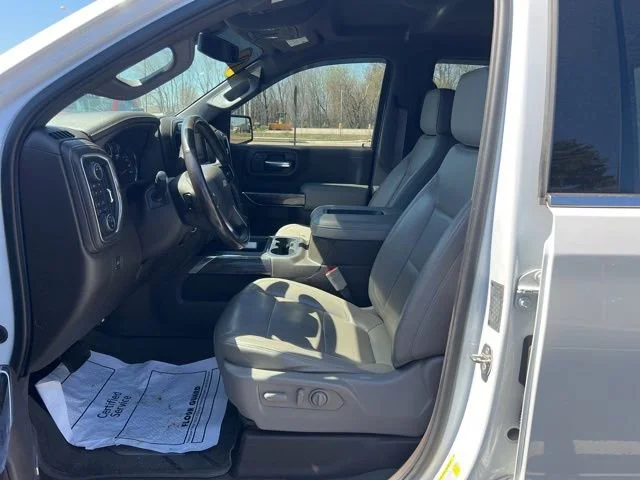 Used 2019 IRIDESCENT PEARL TRICOAT Chevrolet LTZ image 9