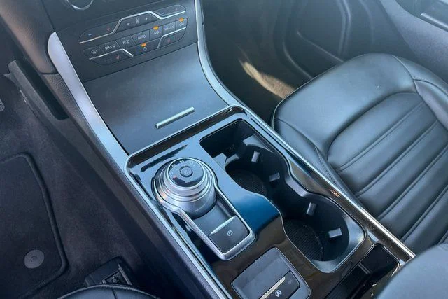 Used 2020 Gray Ford SEL image 18