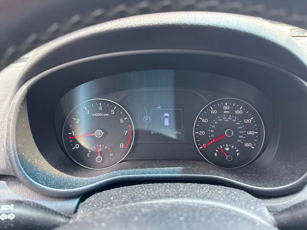 Used 2018 Red Kia EX image 7