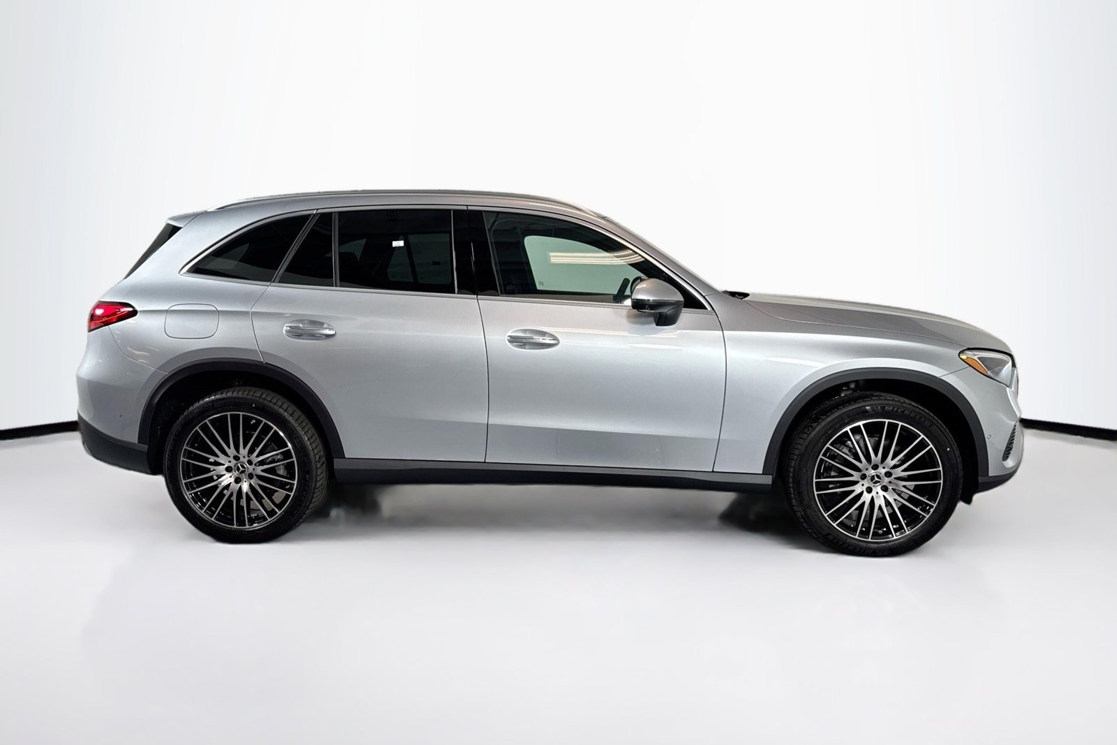 New 2026 Cirrus Silver Metallic Mercedes-Benz GLC 300 image 4